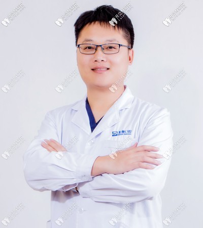 烏魯木齊美奧口腔陳斌