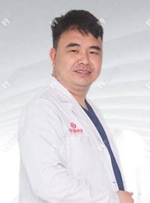  朗朗口腔張潔波醫(yī)生